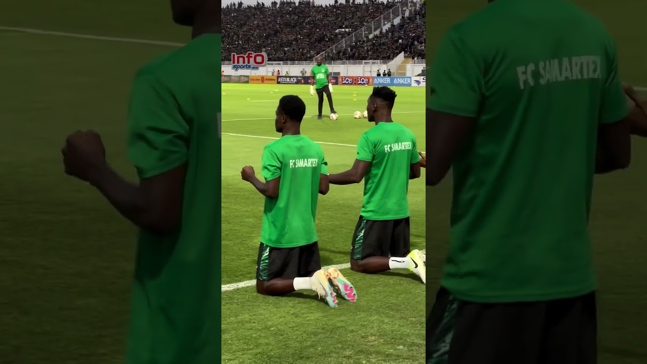 جماهير الرجاء ترد على لقطة جماعية للاعبي سمارتكس بالصفير والهتاف. #football