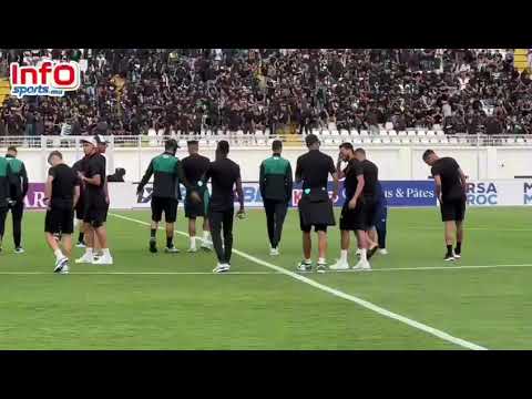 فيديو..لحظة دخول لاعبي الرجاء للملعب وتفاعل كبير من الجماهير.