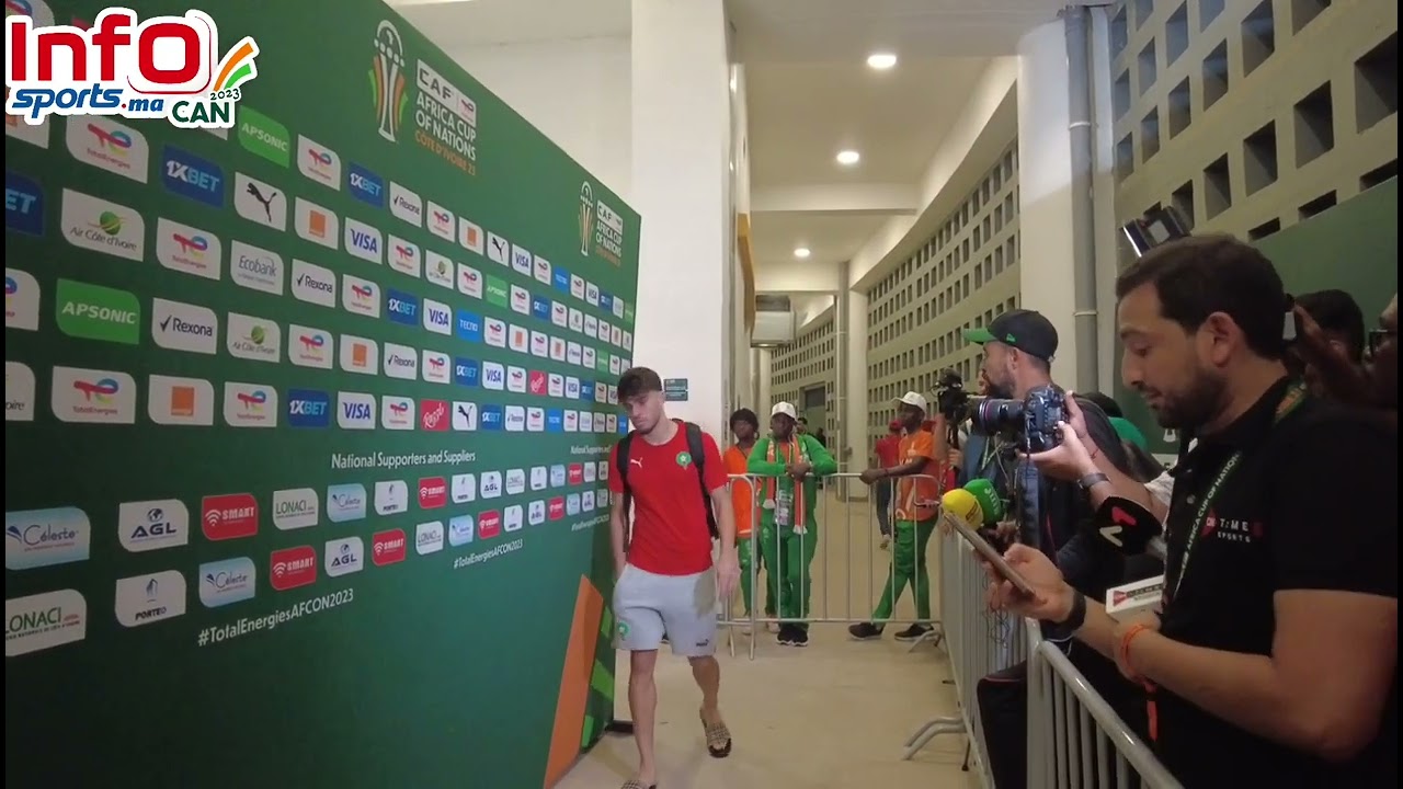لاعبو المنتخب يغادرون ملعب لورون بوكو بحسرة كبيرة وخيبة أمل بعد الإقصاء أمام جنوب إفريقيا