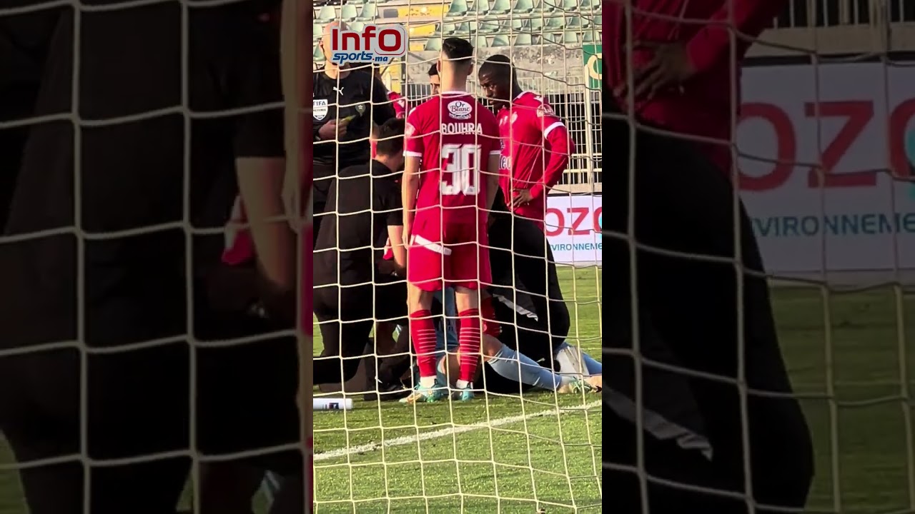 لحظات مخيفة عاشها لاعبو الوداد بسبب إصابة مطيع الخطيرة في لقطة هدف الرجاء