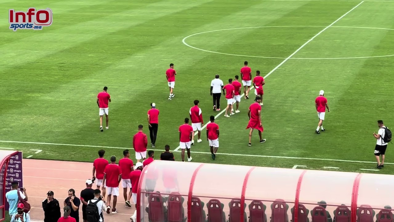 وصول لاعبي الوداد لملعب العربي الزولي قبل أول مباريات دوري التميز