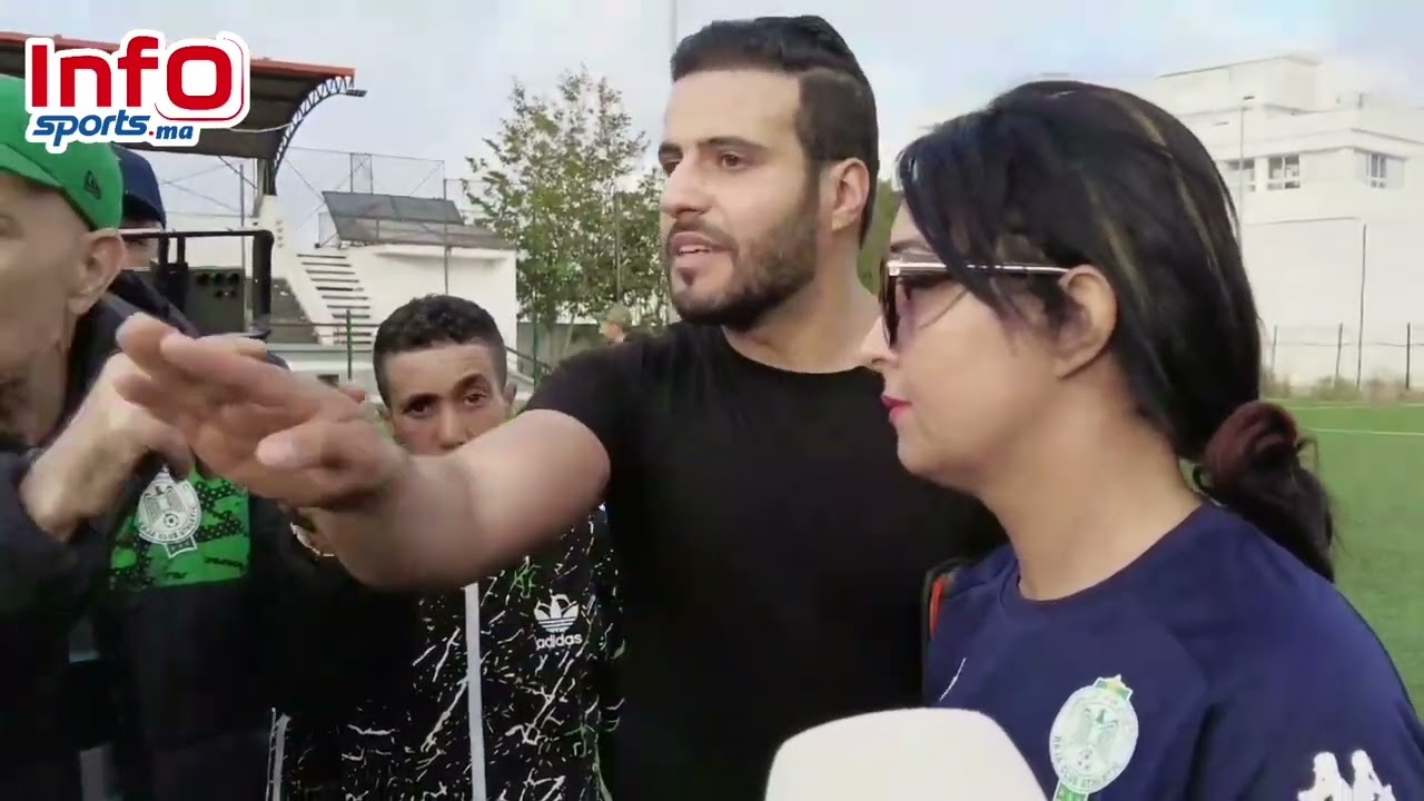 با الرايس والجماهير الرجاوية تساند عائشة مدربة الفريق النسوي لنادي الرجاء