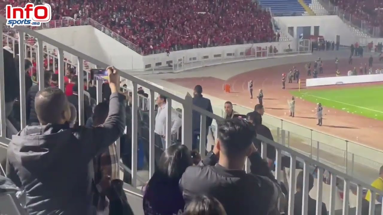فيديو..احتجاجات وانتقادات كبيرة من جماهير الوداد لآيت منا بعد الهزيمة.