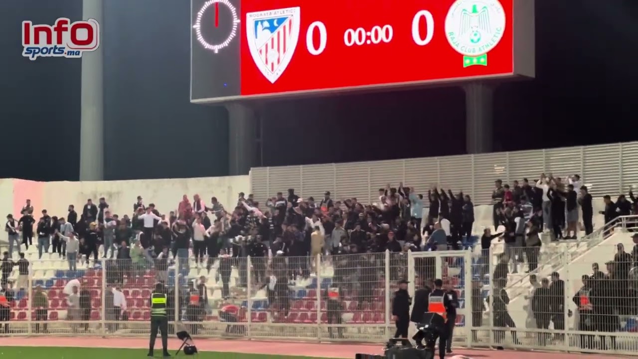 فيديو..رغم المنع..جماهير الرجاء تخلق الحدث بسانية الرمل وروح رياضية عالية مع مشجعي تطوان.