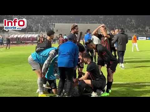 فيديو..فرحة كبيرة للاعبي الجيش الملكي بالحارس الخياطي بعد حرمانه للرجاء من الفوز.