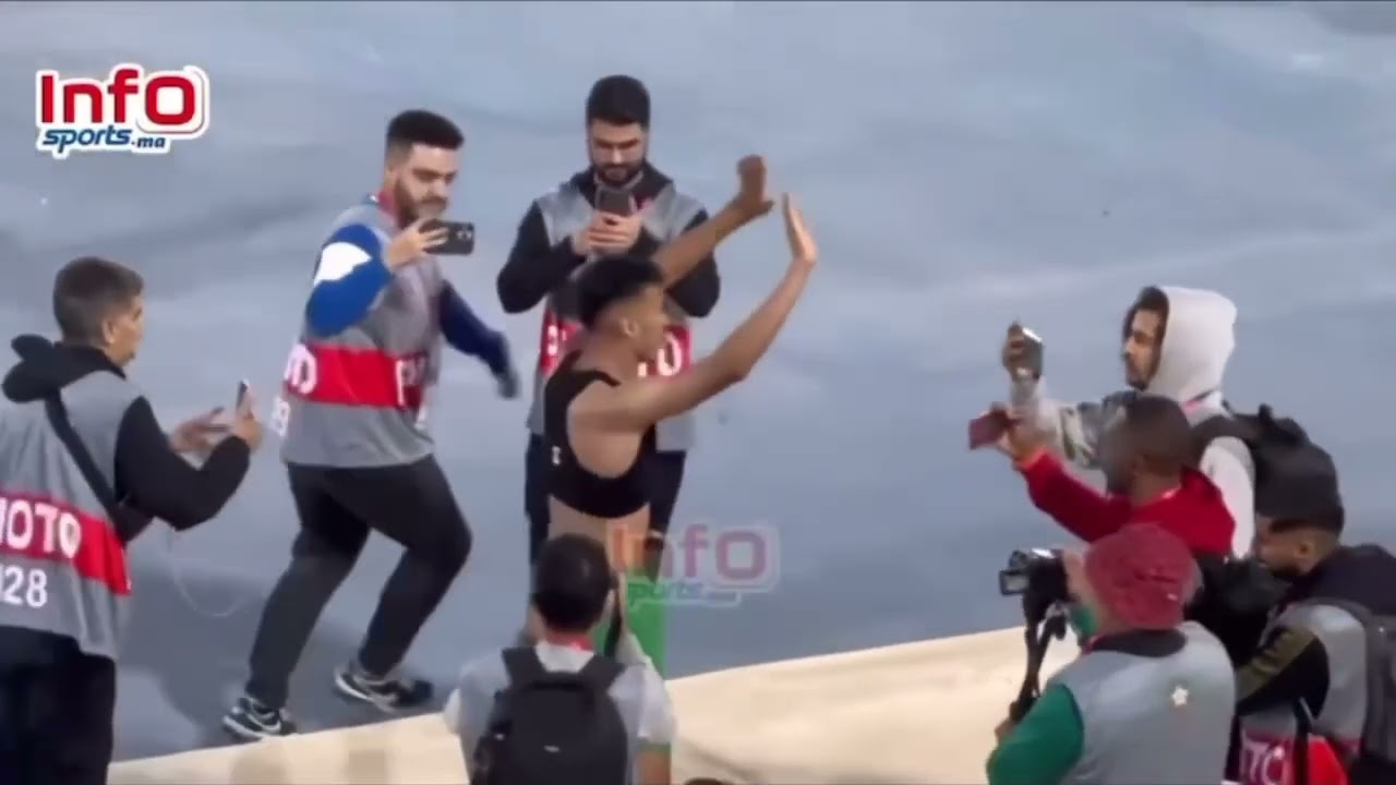 فيديو..نقاش حول لقطة اعتذار حركاس للجماهير الوجدية بعد مباراة ليسوتو.