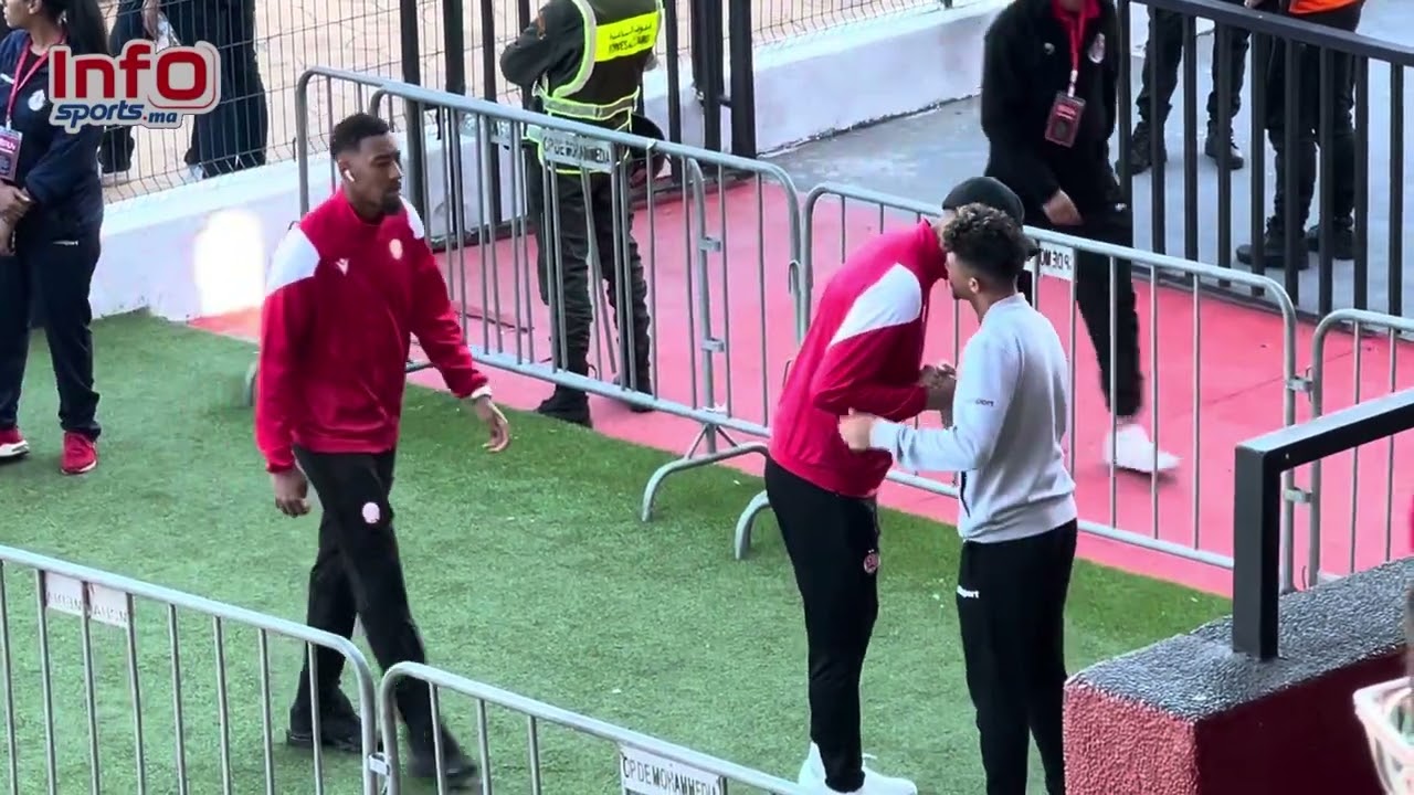 لاعب الفتح "بنيشو " يستحضر الماضي مع لاعبي الوداد الرياضي