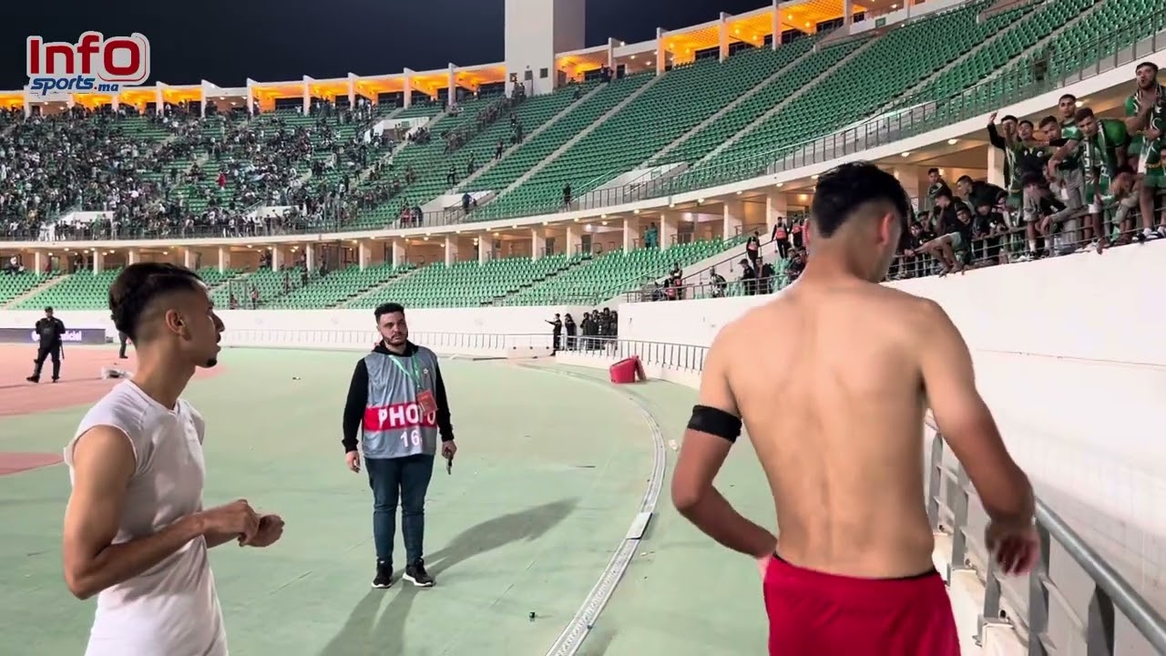 فيديو مؤثر.. حارس م.وجدة واللاعبون يعتذرون للجماهير بعد الإقصاء والنزول للقسم الثاني.