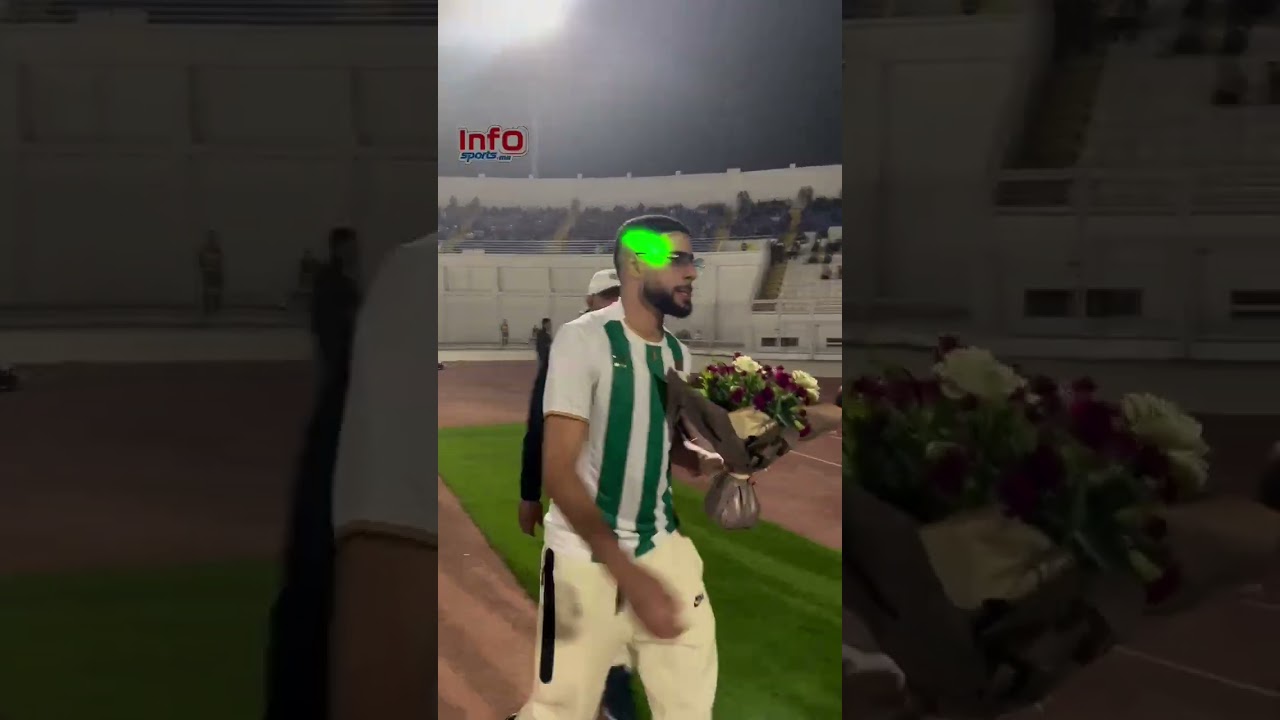 بقميص الرجاء يحمل اسم الكورفا سود.. موهوب يهدي الجماهير الرجاوية باقة ورود