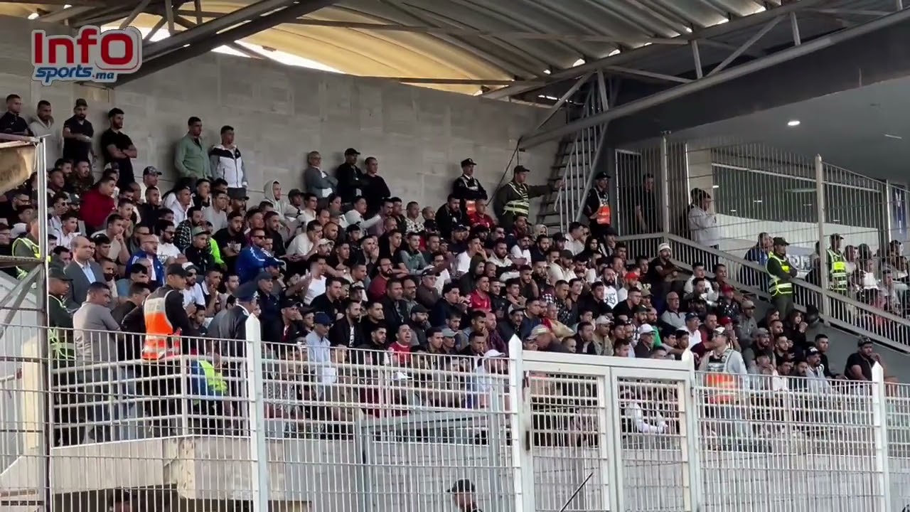 على المباشر.. ردة فعل جماهير الرجاء وفرحتها بهدف النفاتي في مرمى حسنية أكادير