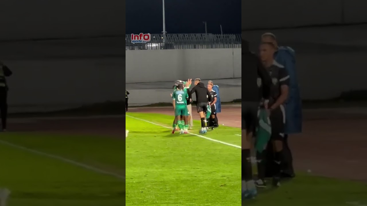 فرحة لاعبي الرجاء  بهدف ساخو في مرمى الوداد