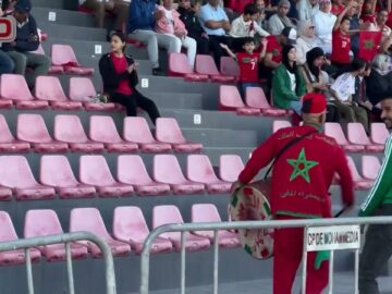 فيديوتشجيعات-كبيرة-وأجواء-حماسية-للجماهير-المغربية-في-مواجهة-المنتخب-الوطني.jpg