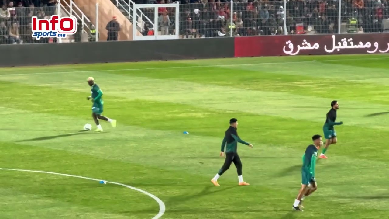 فيديو..صفير وشعارات قوية لجماهير بركان لحظة دخول لاعبي الرجاء للملعب.