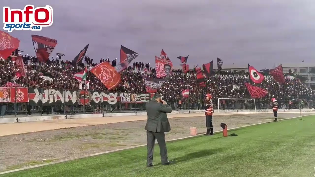 فيديو..فرحة لاعبي الوداد بالهدف الثالث واحتفالية رائعة للجماهير بالمدرجات.