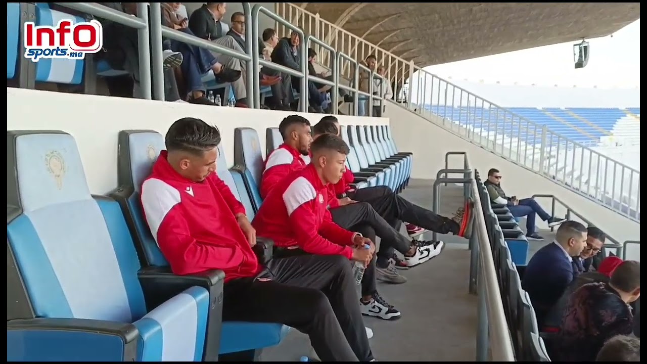 لاعبو الوداد المستبعدون من خوض الديربي يتابعون المباراة من المدرجات