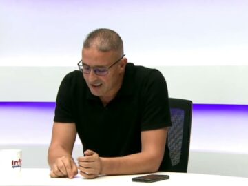 فيديو..الجيناني يكشف ما وقع بينه وبين المعد البدني في مباراة