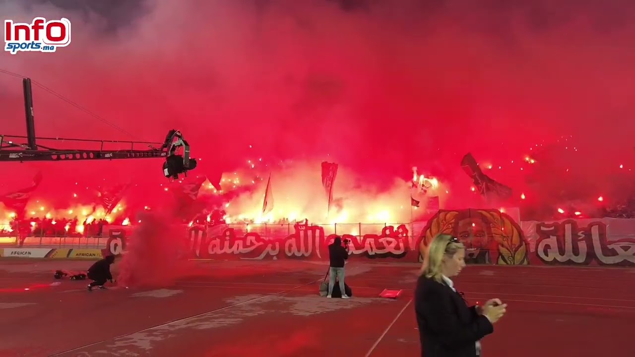 فيديو..جماهير الوداد تدشن نهائي السوبر الإفريقي بكراكاج خيالي.