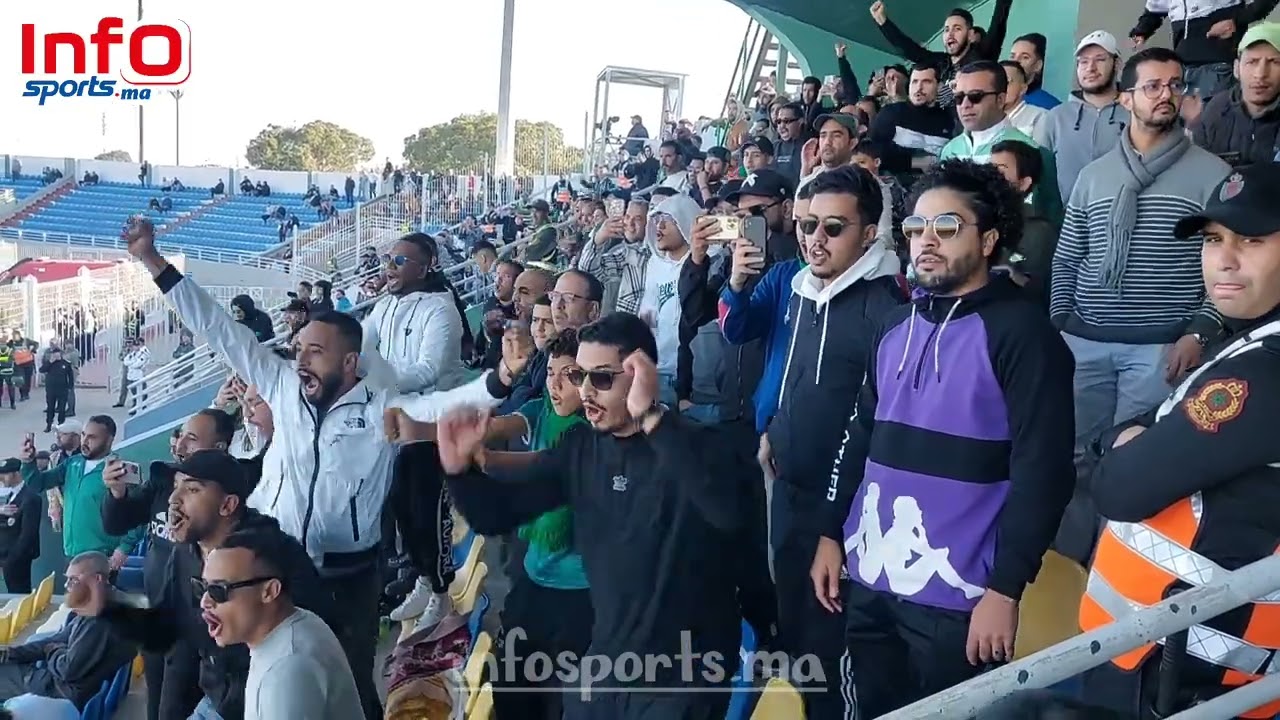 لحظة إعلان الحكم عن ضربة جزاء وفرحة جماهير الرجاء بهدف نوفل الزرهوني