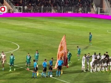 فيديو..أجواء رائعة لحظة دخول لاعبي بركان والرجاء واحتفالات بالمدرجات.