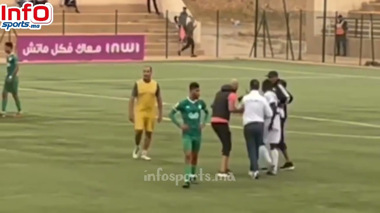 مصور يتقمص دور الفار والحكم يستعين به لتأكيد مشروعية هدف الاتحاد الإسلامي الوجدي أمام الراك