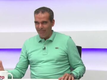 فيديو..الدكيك يوضح أشنو وقع فمباراة البرتغال وأسباب الهزيمة.