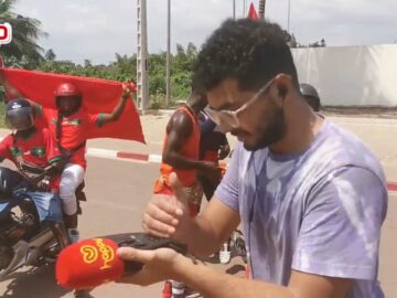 فيديو..إفواريون بأعلام مغربية “خالقين” السعادة أمام الملعب ويشجعون الأسود.