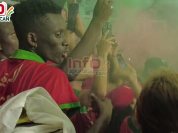 فيديو رائع..الجماهير المغربية تردد النشيد الوطني وسط احتفالية كبيرة في