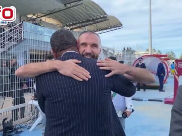 حدراف يقدم باقة ورود للجماهير الرجاوية