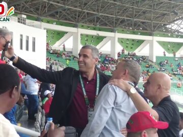 فيديو..النيبت يلتقط سيلفي بذكريات الماضي مع الثلاثي فاتح وطلال وحسن