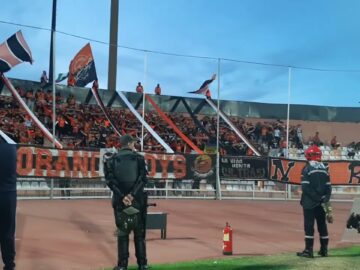 فيديو..حضور جماهيري محتشم لمشجعي بركان في مواجهة تطوان بعد الإقصاء