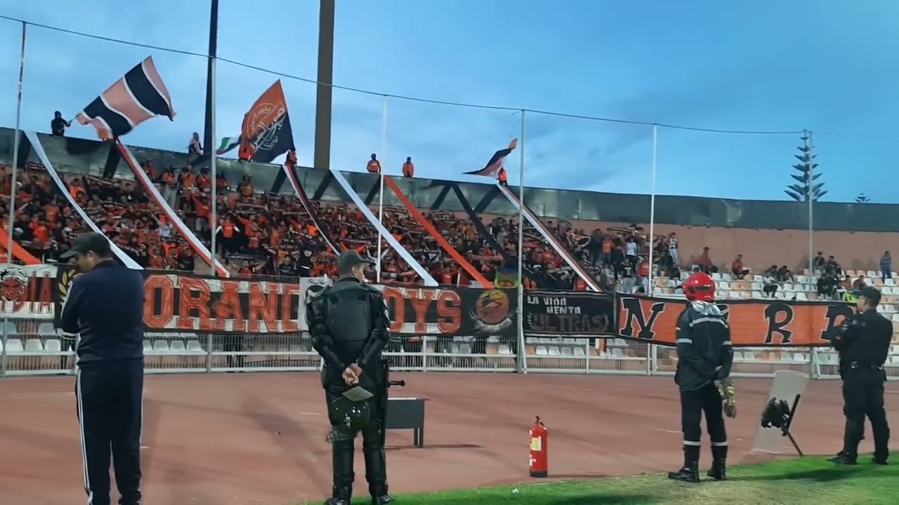 فيديو..حضور جماهيري محتشم لمشجعي بركان في مواجهة تطوان بعد الإقصاء من كأس العرش.