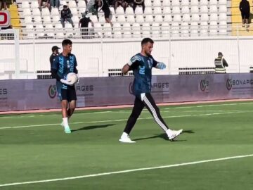 فيديو..الرجاوي وليد الصبار في لقطات فنية رفقة لاعبي الزمامرة استعدادا