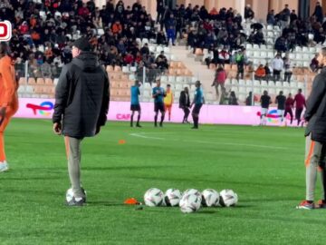 فيديو.. لاعبو بركان في حركات تسخينية قبل مباراتهم الأخيرة في