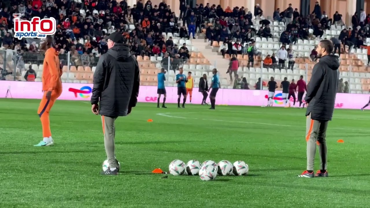فيديو.. لاعبو بركان في حركات تسخينية قبل مباراتهم الأخيرة في الكاف.