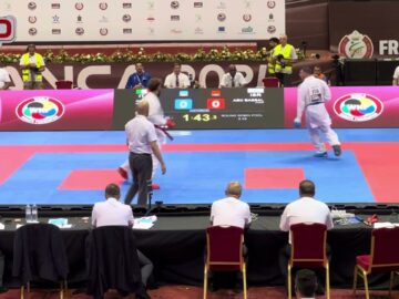 الجماهير تطلق صافرات الاستهجان على لاعب اسرائيلي خلال بطولة البريميرليغ