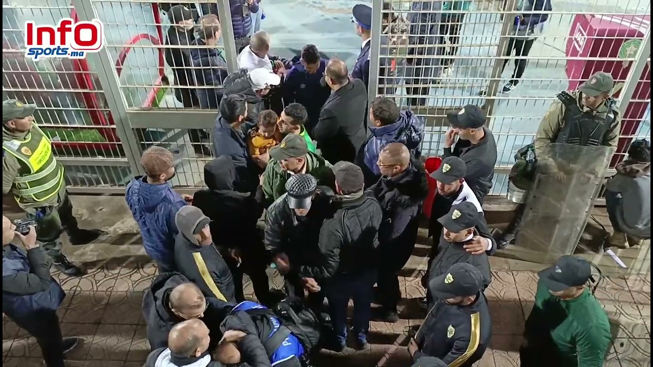 تهنئة خاصة من أعضاء مكتب الرجاء للاعبين بعد التأهل على حساب أولمبيك أسفي
