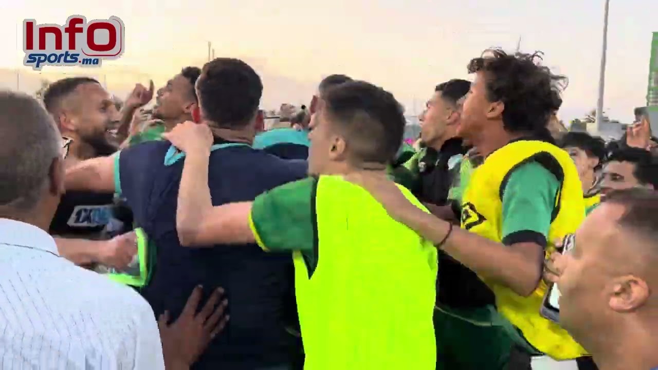 فيديو..فرحة لا توصف للاعبي الرجاء بالفوز في الديربي والصدارة.