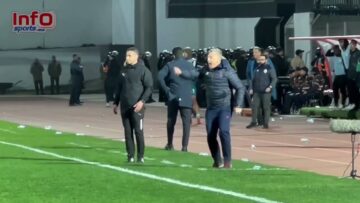 فيديو..كرسي احتياط آسفي يطالب الحكم بنهاية المباراة وفرحة كبيرة مع