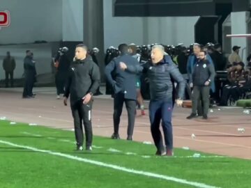 فيديو..كرسي احتياط آسفي يطالب الحكم بنهاية المباراة وفرحة كبيرة مع
