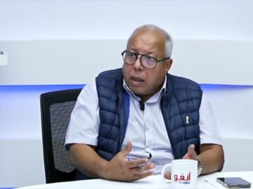 فيديو..فاخر..”زينباور كيدير “الديباناج” وحتى واحد مبقا عارف راسو فين لاعب”.