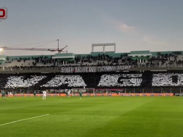 فيديو..تيفو جميل لجماهير الجيش الملكي في كلاسيكو الرجاء.