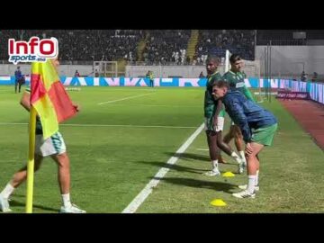 فيديو..المعد البدني للرجاء يحمس اللاعبين خلال التسخينات