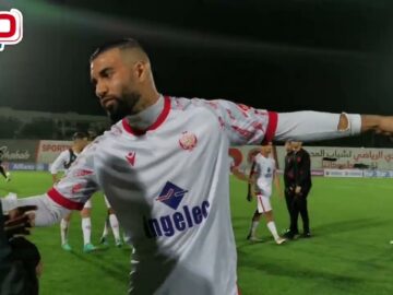 فيديو..لقطة رائعة..تبادل جميل للتحية بين لاعبي الوداد والجماهير.