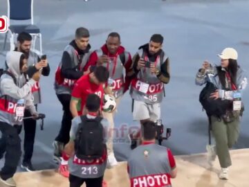 فيديو..دياز يحتفظ بكرة المباراة ويهدي قميصه للجماهير المغربية.