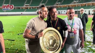 فيديو..النجم الأول للرجاء رحيمي يحتفل بالدرع الذهبي مع اللاعبين والطاقم