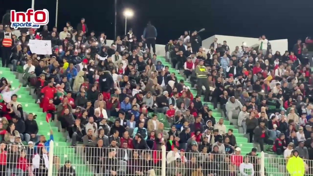 الجماهير المغربية تزين الملعب الشرفي بوجدة لمساندة المنتخب الوطني في مواجهة النيجر
