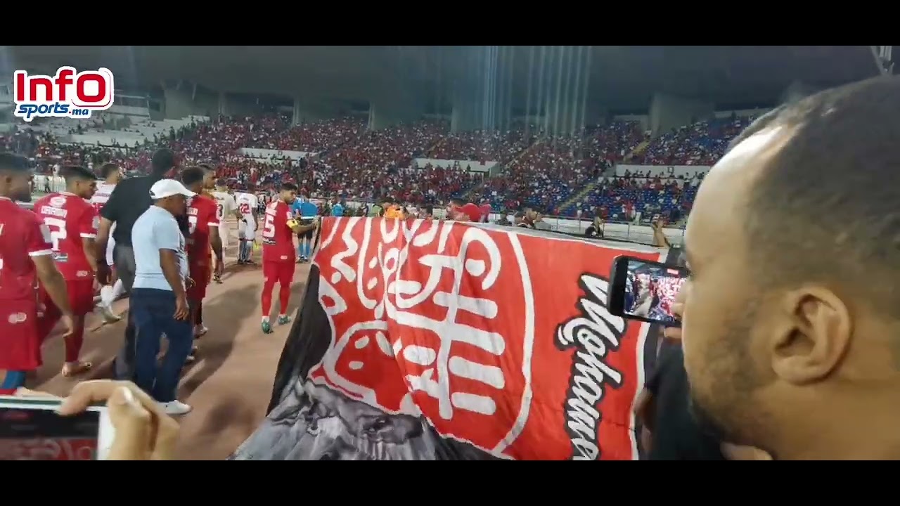 عرفانا بدوره الكبير في تاريخ الفريق.. الوداد يدخل مواجهة الفتح مرفوقا بعلم الأب جيكو في ذكرى وفاته