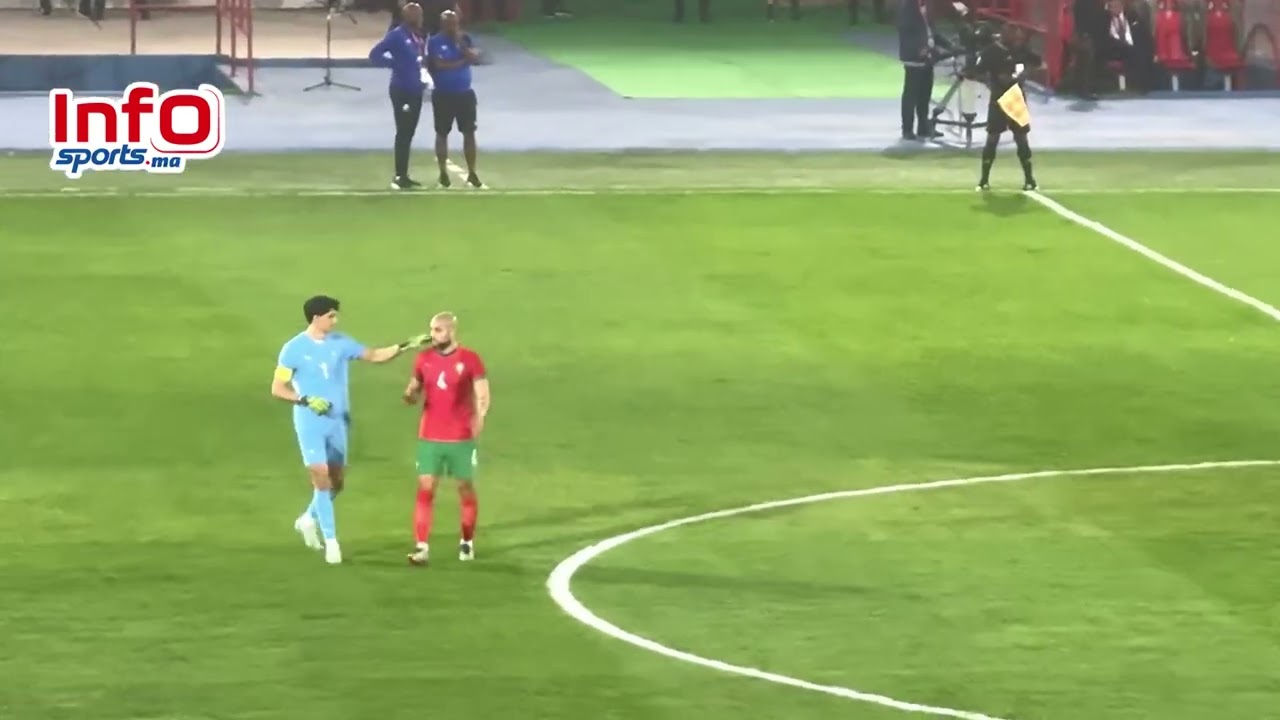 فيديو..دياز يفصل في الخلاف بين الرحيمي وامرابط ويمنع الأخير من تسديد ضربة الجزاء.