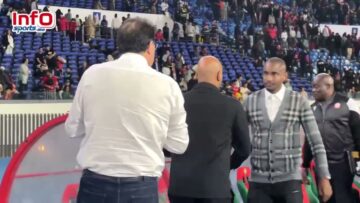 فيديو.. آيت منا يواسي وعناق حار مع موكوينا.