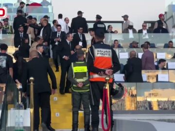 فيديو..وصول امهيدية وباقي المسؤولين إلى دونور وسط فراغ كبير بالمدرجات.